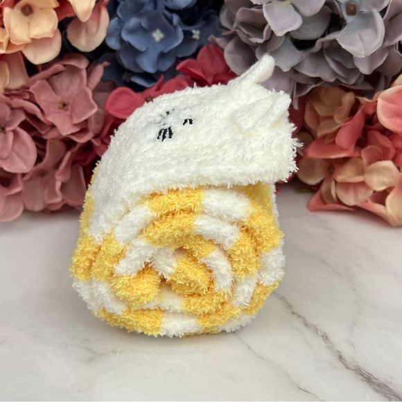 Whimsical Plush Animal Yellow Striped Kitten Fuzzy Knee Socks - Picture 10 of 12